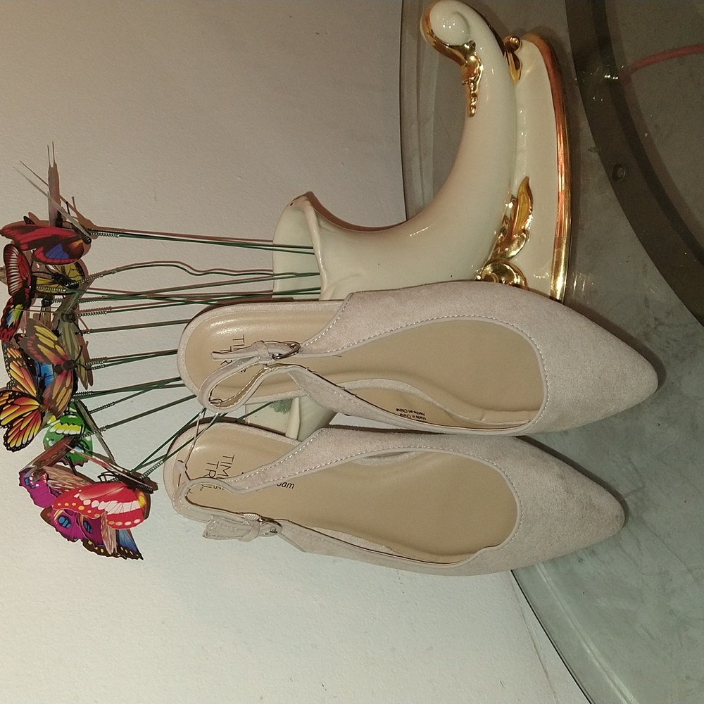Flat shoes